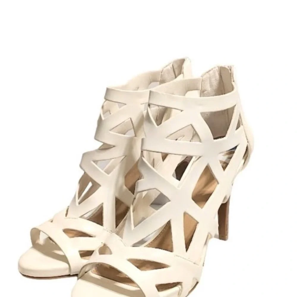 Fergalicious Histeria Cage Cut Out High Heel Back Zip White Sandal Size 7.5 - Picture 1 of 9